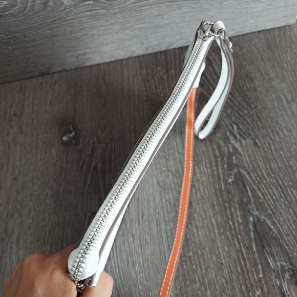 DAVID JONES Women's Synthetic Leather Crossbody Wristlet Clutch with Wrist Strap - Picture 3 of 11